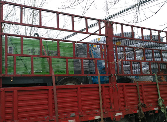 液壓濕噴機、雙液注漿機、優質噴漿管發貨現場